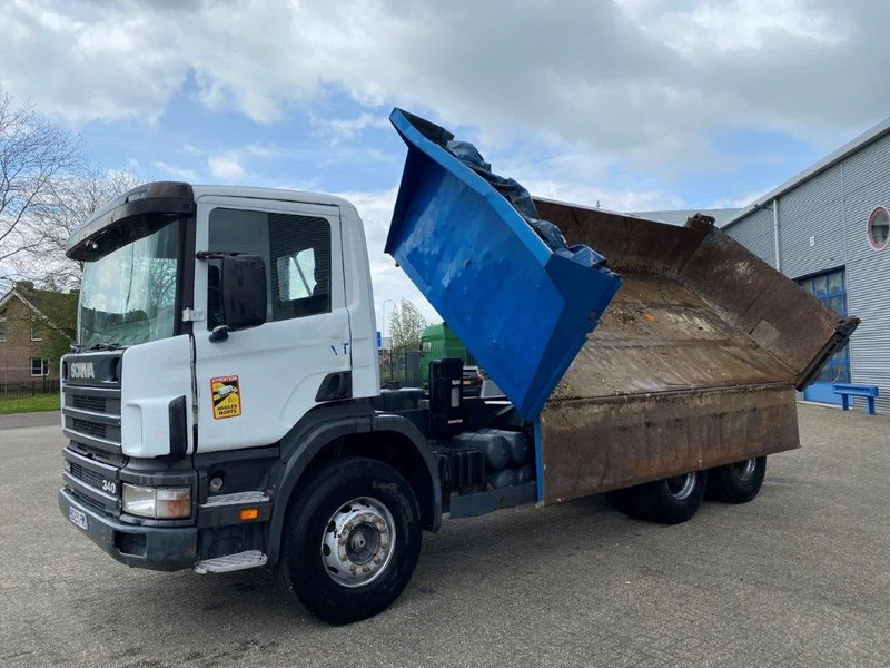 Scania 114-340 / 6X4 / 2 SIDE TIPPER / BIG AXLE / FULL-STEEL / DRUM BRAKES / MANUAL / 1999 - Camion basculantă: Foto 3 Scania 114-340 / 6X4 / 2 SIDE TIPPER / BIG AXLE / FULL-STEEL / DRUM BRAKES / MANUAL / 1999 - Camion basculantă: Foto 3