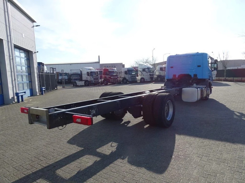 Scania P250 / AUTOMATIC / ONLY 155351 DKM / GOOD STATE / WB 5900 CM / FULL AIR / NAVI / EURO-6 / 2014 - Camion şasiu: Foto 4 Scania P250 / AUTOMATIC / ONLY 155351 DKM / GOOD STATE / WB 5900 CM / FULL AIR / NAVI / EURO-6 / 2014 - Camion şasiu: Foto 4