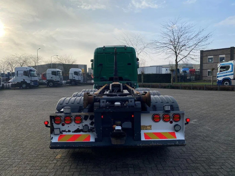 Scania R520 V8 / 8X4 / BIG AXLE / AJK HOOKLIFT 30TON / LIFT+LENKACHSE / NAVI / LEATHER / FULL-AIR / AUTOMATIC / EURO-6 / 2015 - Camion cu cârlig: Foto 4 Scania R520 V8 / 8X4 / BIG AXLE / AJK HOOKLIFT 30TON / LIFT+LENKACHSE / NAVI / LEATHER / FULL-AIR / AUTOMATIC / EURO-6 / 2015 - Camion cu cârlig: Foto 4