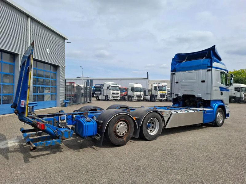 Scania R580 V8 / RETARDER / LIFT+LENKACHSE / FULL-AIR / PLATFORM 2000 KG / LEATHER / AIRCO / AUTOMATIC / EURO-6 / 2015 - Camion şasiu: Foto 5 Scania R580 V8 / RETARDER / LIFT+LENKACHSE / FULL-AIR / PLATFORM 2000 KG / LEATHER / AIRCO / AUTOMATIC / EURO-6 / 2015 - Camion şasiu: Foto 5