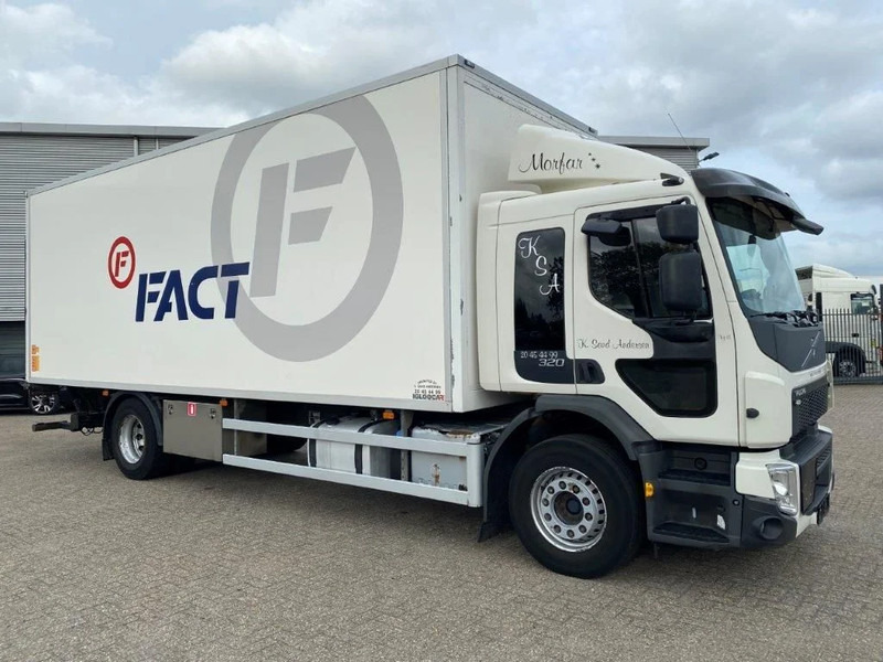 Volvo FE320 ONLY-463904-KM / CLOSED BOX / LOAD LIFT / AUTOMATIC / SIDE DOORS / EURO-6 / 2014 - Camion furgon: Foto 2 Volvo FE320 ONLY-463904-KM / CLOSED BOX / LOAD LIFT / AUTOMATIC / SIDE DOORS / EURO-6 / 2014 - Camion furgon: Foto 2