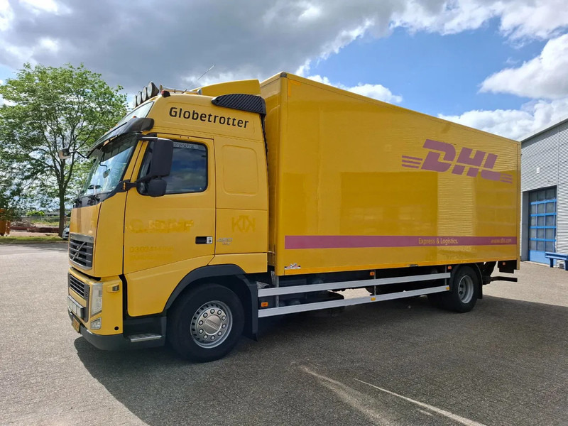 Volvo FH13-420 / NL TRUCK / PLATFORM 2000KG / AIRCO / FRIDGE / AUTOMATIC / EURO-5 / 2010 - Camion furgon: Foto 1 Volvo FH13-420 / NL TRUCK / PLATFORM 2000KG / AIRCO / FRIDGE / AUTOMATIC / EURO-5 / 2010 - Camion furgon: Foto 1