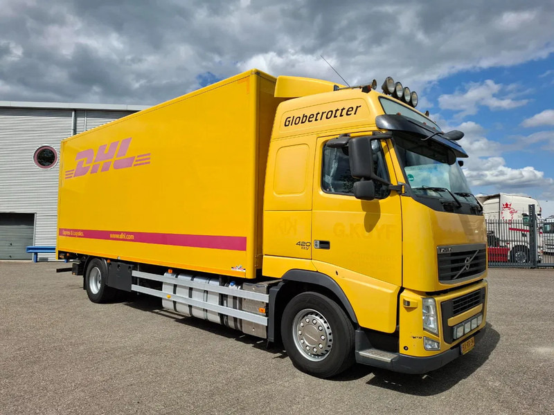 Volvo FH13-420 / NL TRUCK / PLATFORM 2000KG / AIRCO / FRIDGE / AUTOMATIC / EURO-5 / 2010 - Camion furgon: Foto 2 Volvo FH13-420 / NL TRUCK / PLATFORM 2000KG / AIRCO / FRIDGE / AUTOMATIC / EURO-5 / 2010 - Camion furgon: Foto 2
