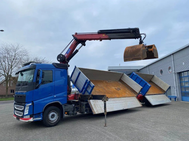 Volvo FH4-500 / HMF 3220K-RC / REMOTE / ROTATOR / 3SIDE TIPPER / DYNAMIC STEERING / ONLY:302623 KM / AUTOMATIC / EURO-6 / 2017 - Camion cu macara: Foto 2 Volvo FH4-500 / HMF 3220K-RC / REMOTE / ROTATOR / 3SIDE TIPPER / DYNAMIC STEERING / ONLY:302623 KM / AUTOMATIC / EURO-6 / 2017 - Camion cu macara: Foto 2