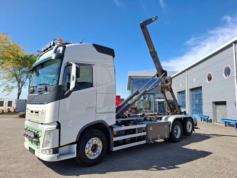 Volvo FH4-500 / VEB+ / HOOK 22 TON / LIFT+LENKACHSE / TUV:02-02-2026 / FULL-AIR / LWDS / NAVI / ALCOA / AUTOMATIC / EURO-6 / 2017 - Camion cu cârlig: Foto 1 Volvo FH4-500 / VEB+ / HOOK 22 TON / LIFT+LENKACHSE / TUV:02-02-2026 / FULL-AIR / LWDS / NAVI / ALCOA / AUTOMATIC / EURO-6 / 2017 - Camion cu cârlig: Foto 1