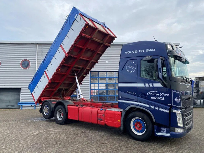Volvo FH4-540 / VEB+ / ACC / LWDS / 3SIDE TIPPER / DYNAMIC STEERING / LEATHER / FULL-AIR / AUTOMATIC / EURO-6 / 2017 - Camion basculantă: Foto 4 Volvo FH4-540 / VEB+ / ACC / LWDS / 3SIDE TIPPER / DYNAMIC STEERING / LEATHER / FULL-AIR / AUTOMATIC / EURO-6 / 2017 - Camion basculantă: Foto 4