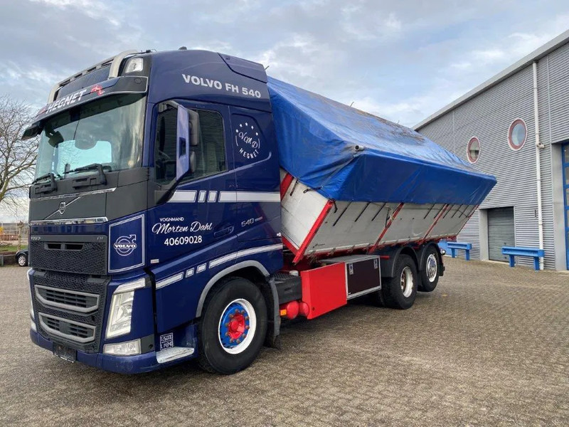 Volvo FH4-540 / VEB+ / ACC / LWDS / 3SIDE TIPPER / DYNAMIC STEERING / LEATHER / FULL-AIR / AUTOMATIC / EURO-6 / 2017 - Camion basculantă: Foto 2 Volvo FH4-540 / VEB+ / ACC / LWDS / 3SIDE TIPPER / DYNAMIC STEERING / LEATHER / FULL-AIR / AUTOMATIC / EURO-6 / 2017 - Camion basculantă: Foto 2