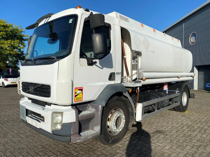 Volvo FL7-290 / 5 COMPARTIMENTS / 13000 LITER TOTAL / PUMP / AUTOMATIC / EURO-5 / 2009 - Camion cisternă: Foto 1 Volvo FL7-290 / 5 COMPARTIMENTS / 13000 LITER TOTAL / PUMP / AUTOMATIC / EURO-5 / 2009 - Camion cisternă: Foto 1