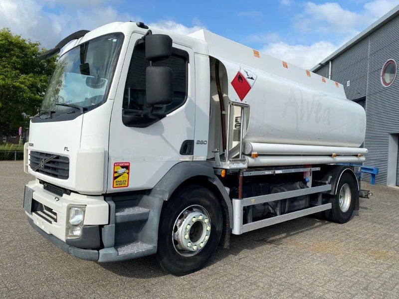 Volvo FL7-290 / 5 COMPARTIMENTS / 13000 LITER TOTAL / PUMP / ONLY:288120 KM / AUTOMATIC / EURO-5 / 2009 - Camion cisternă: Foto 1 Volvo FL7-290 / 5 COMPARTIMENTS / 13000 LITER TOTAL / PUMP / ONLY:288120 KM / AUTOMATIC / EURO-5 / 2009 - Camion cisternă: Foto 1
