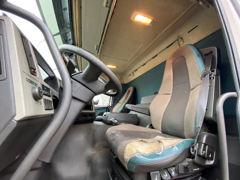 Camion cu prelată Volvo FM11-330 / LOW KM'S:472120 KM / LWDS / FULL-AIR / NAVI / CURTAIN SAILS / PLATFORM 2500KG / AUTOMATIC / EURO-6 / 2016: Foto 16