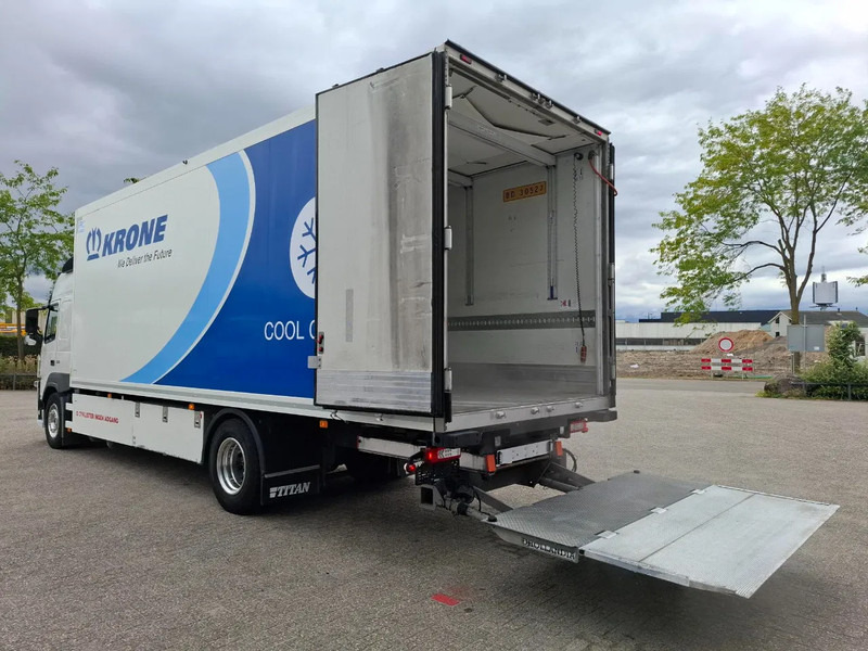 Volvo FM11-330 / VEB / LWDS / ONLY:442862 KM / CARRIER SUPRA 1250 / DOPPELSTOCK / PLATFORM 2TON / DATALOG / FULL-AIR / TOP CONDITION / - Camion izoterma: Foto 3 Volvo FM11-330 / VEB / LWDS / ONLY:442862 KM / CARRIER SUPRA 1250 / DOPPELSTOCK / PLATFORM 2TON / DATALOG / FULL-AIR / TOP CONDITION / - Camion izoterma: Foto 3