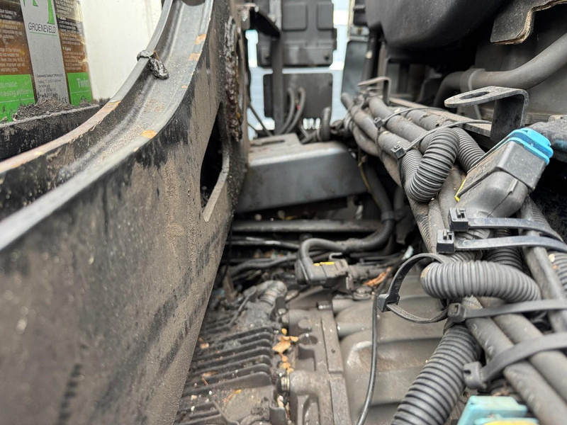 DAF CF410 FAQ HMF 2620, Unfall - Damaged. - Camion cu macara: Foto 4 DAF CF410 FAQ HMF 2620, Unfall - Damaged. - Camion cu macara: Foto 4