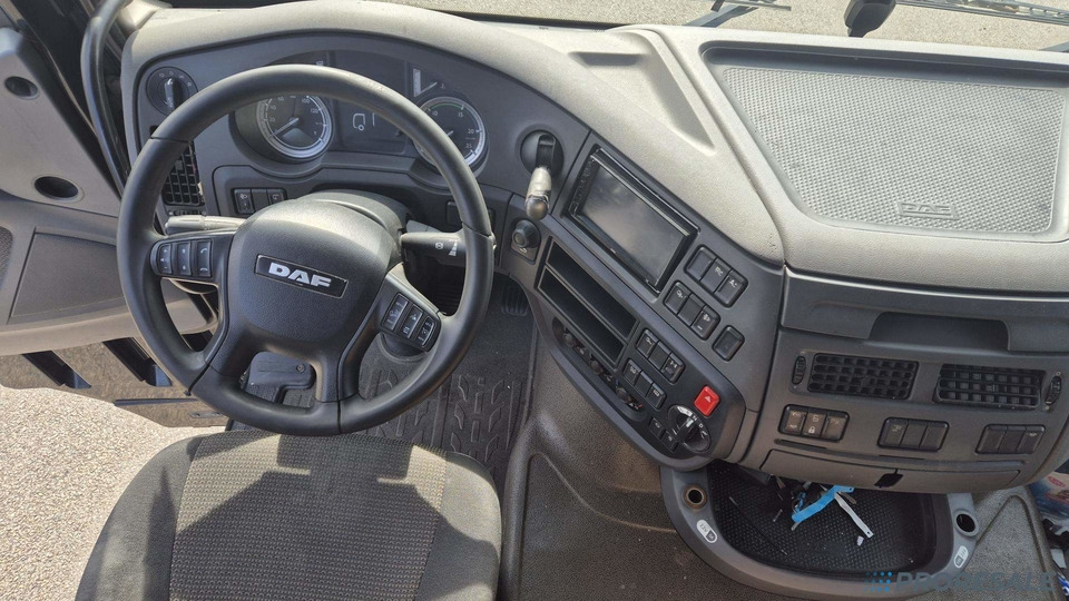 DAF XF 460 FT LOW DECK SC EURO 6 - Cap tractor: Foto 4 DAF XF 460 FT LOW DECK SC EURO 6 - Cap tractor: Foto 4