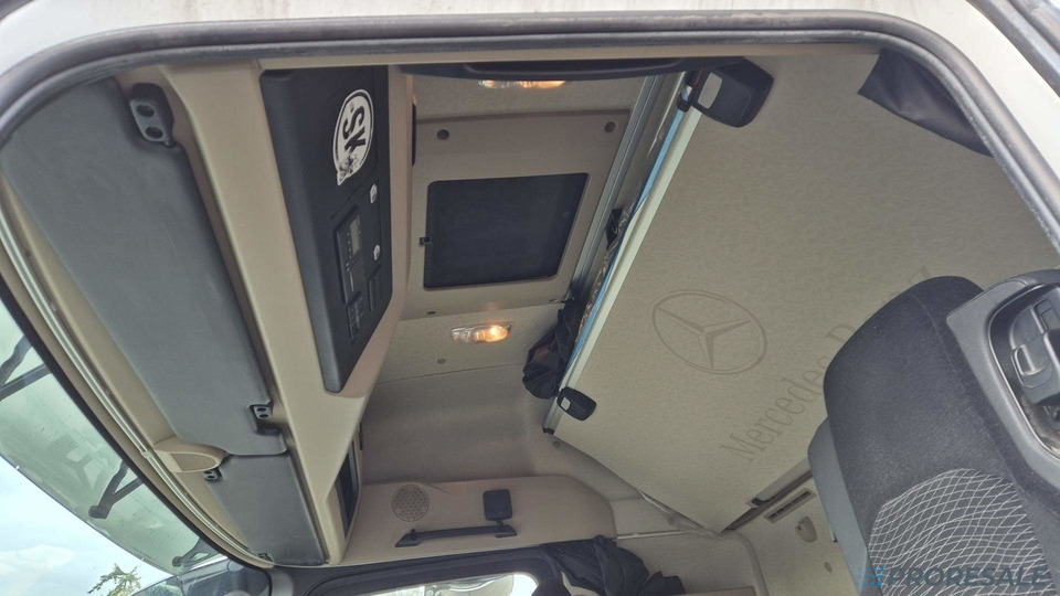 Cap tractor MERCEDES-BENZ ACTROS 1845 LS BIG SPACE EURO 6: Foto 7