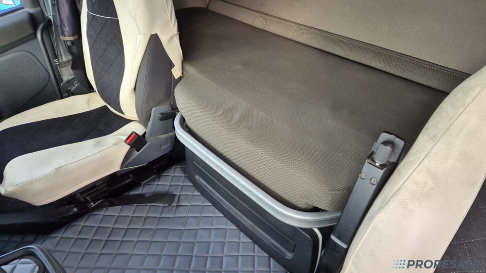 SCANIA R450 N320 HIGH LINE EURO 6 - Cap tractor: Foto 5 SCANIA R450 N320 HIGH LINE EURO 6 - Cap tractor: Foto 5