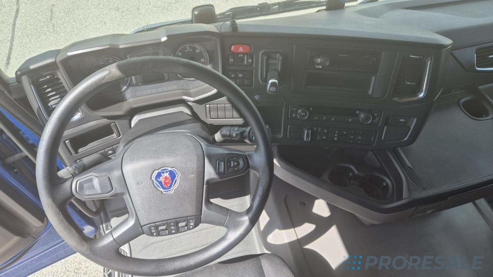 SCANIA R450 N323 LOW DECK EURO 6 - Cap tractor: Foto 4 SCANIA R450 N323 LOW DECK EURO 6 - Cap tractor: Foto 4