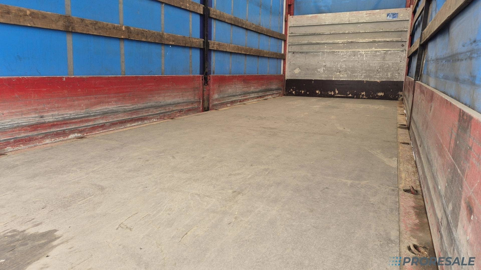 IVECO EUROCARGO ML 140E28 EURO 5 - valník s plachtou + hydraulické čelo 1,5 t - Camion cu prelată: Foto 4 IVECO EUROCARGO ML 140E28 EURO 5 - valník s plachtou + hydraulické čelo 1,5 t - Camion cu prelată: Foto 4