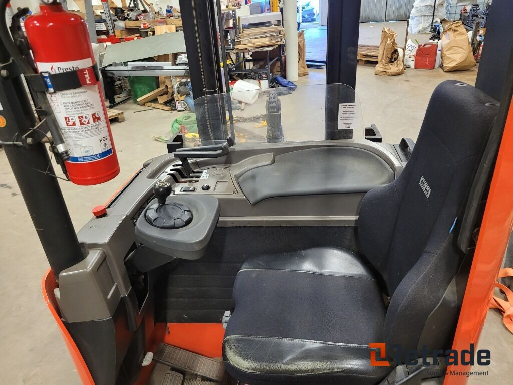 Gaffeltruck Sittstaplare BT SRE135L låga timmar - 2017 - Transpalet la mare înălţime: Foto 5 Gaffeltruck Sittstaplare BT SRE135L låga timmar - 2017 - Transpalet la mare înălţime: Foto 5