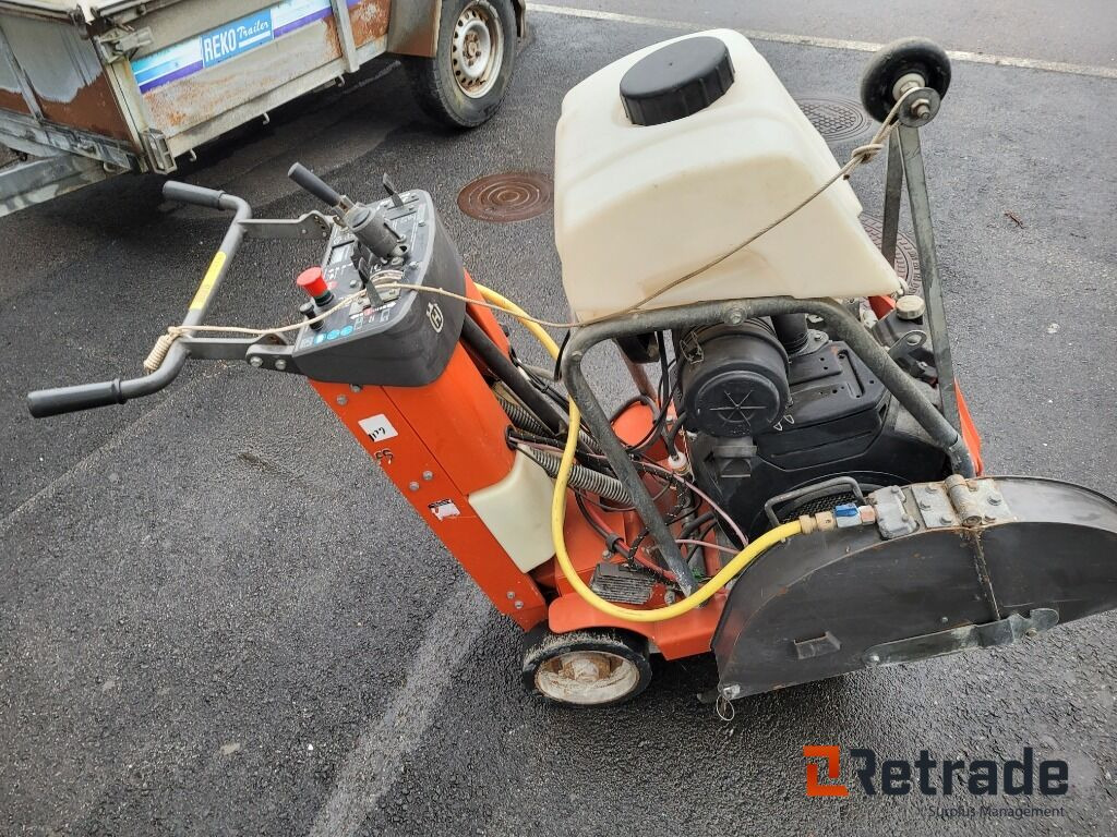 Golvsåg betongsåg Husqvarna FS 524 - Utilaj pentru beton: Foto 4 Golvsåg betongsåg Husqvarna FS 524 - Utilaj pentru beton: Foto 4
