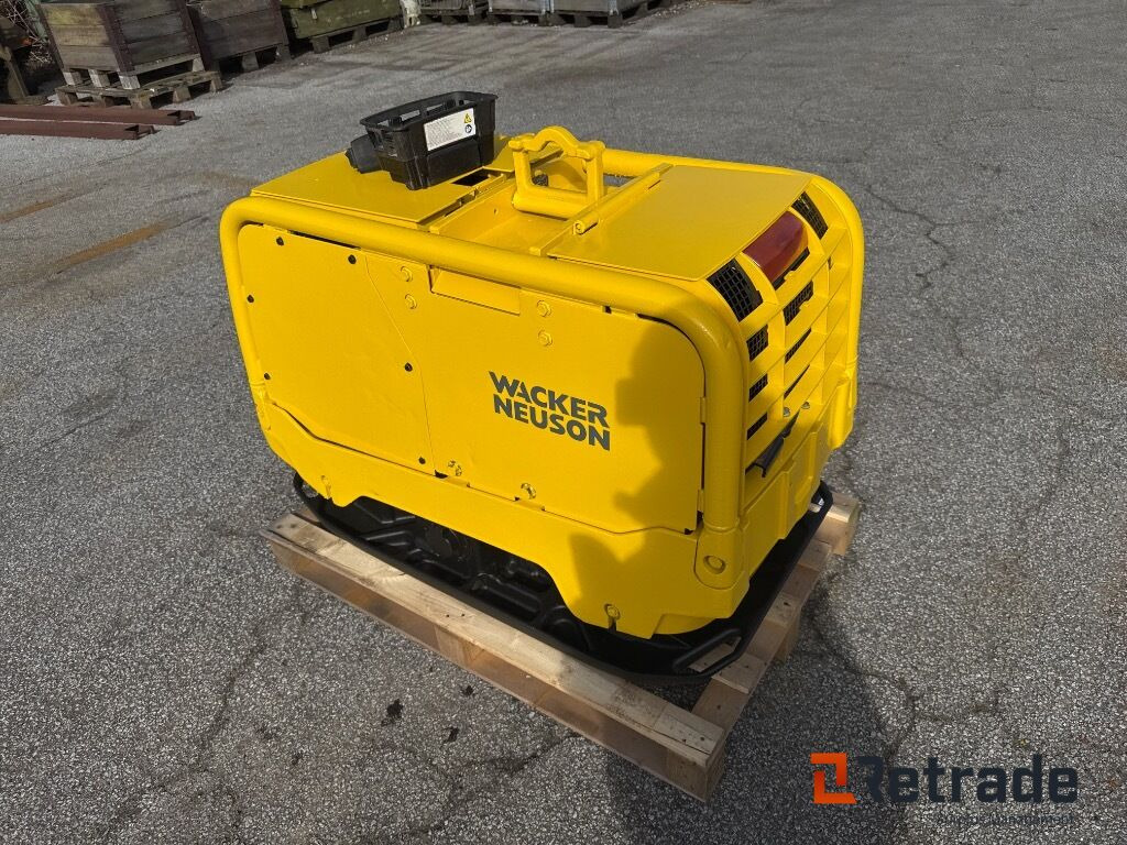 Pladevibrator Wacker Neuson Dpu80 R Remote - Echipamente de constructii: Foto 2 Pladevibrator Wacker Neuson Dpu80 R Remote - Echipamente de constructii: Foto 2