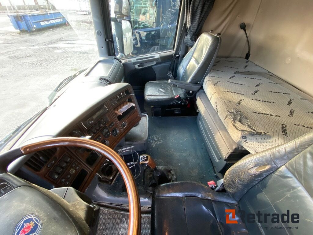 Skåpbil Scania R500LB6X2*4MNB Renoveringsobjekt - Camion furgon: Foto 5 Skåpbil Scania R500LB6X2*4MNB Renoveringsobjekt - Camion furgon: Foto 5