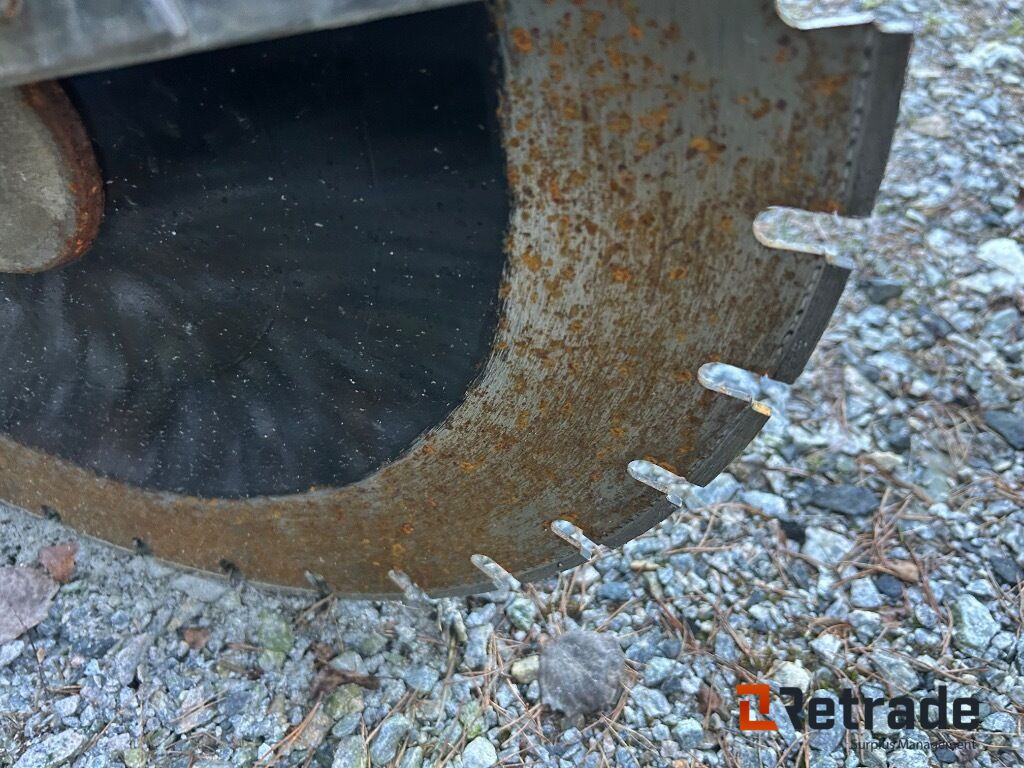 Asfalt sag Husqvarna FS 413 - Utilaje constructii: Foto 5 Asfalt sag Husqvarna FS 413 - Utilaje constructii: Foto 5