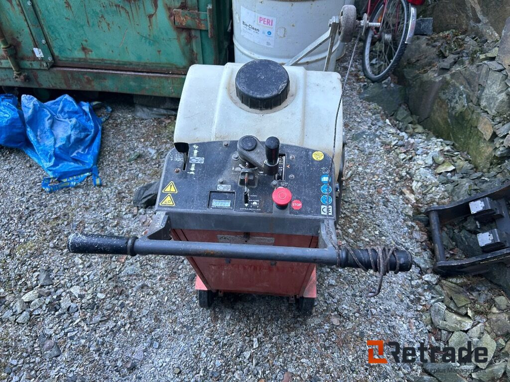 Asfalt sag Husqvarna FS 413 - Utilaje constructii: Foto 3 Asfalt sag Husqvarna FS 413 - Utilaje constructii: Foto 3