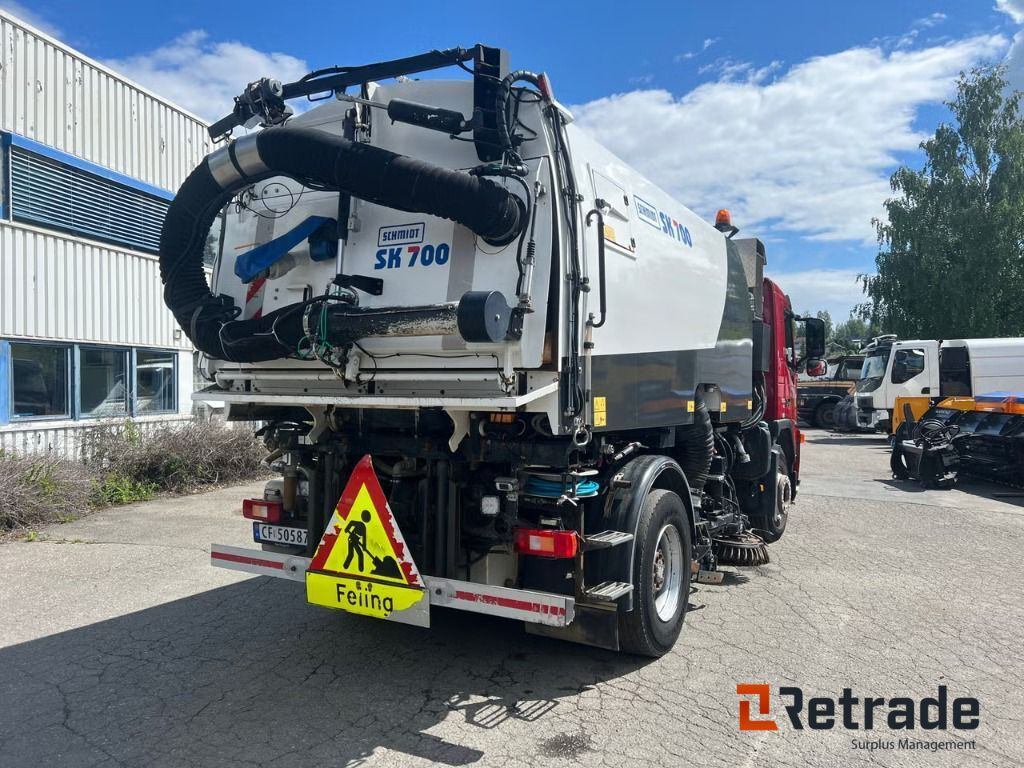 Volvo FE 300 Feiebil / Kombibil med Tipp og Brøyteoppsett - Măturătoare stradală: Foto 4 Volvo FE 300 Feiebil / Kombibil med Tipp og Brøyteoppsett - Măturătoare stradală: Foto 4