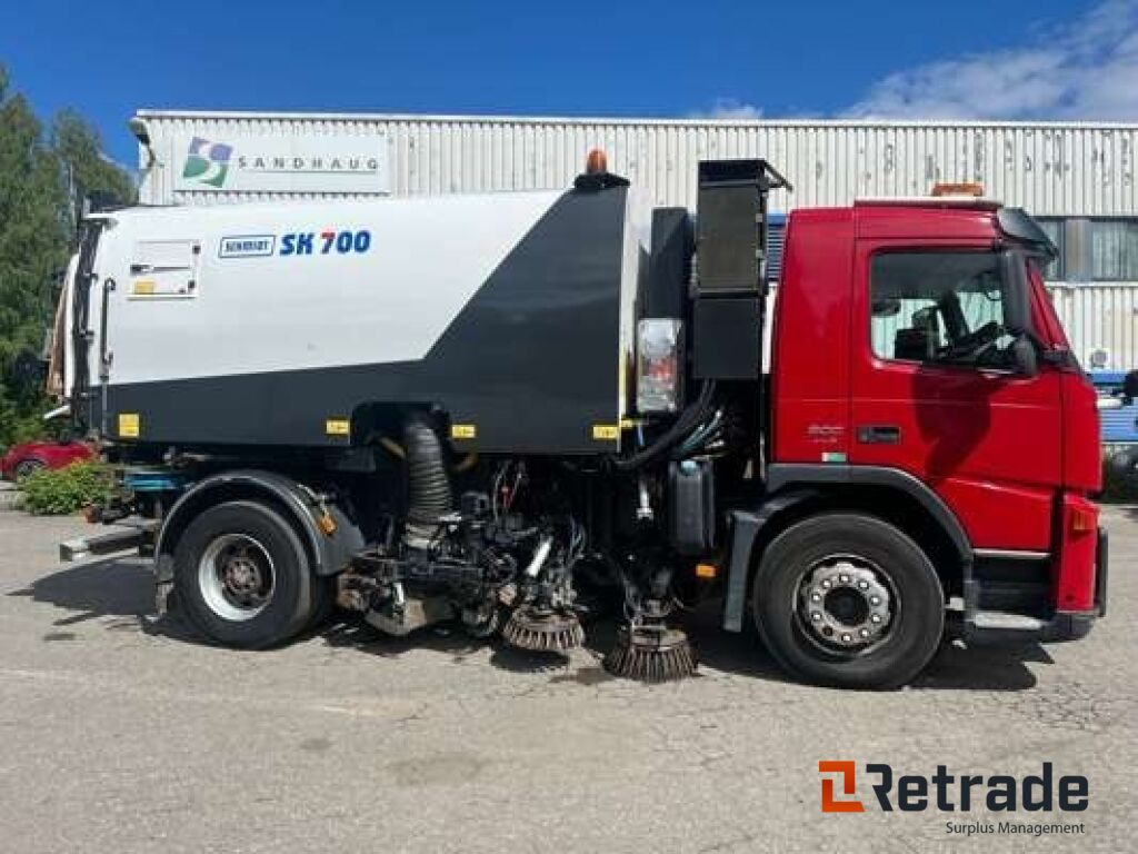 Volvo FE 300 Feiebil / Kombibil med Tipp og Brøyteoppsett - Măturătoare stradală: Foto 2 Volvo FE 300 Feiebil / Kombibil med Tipp og Brøyteoppsett - Măturătoare stradală: Foto 2