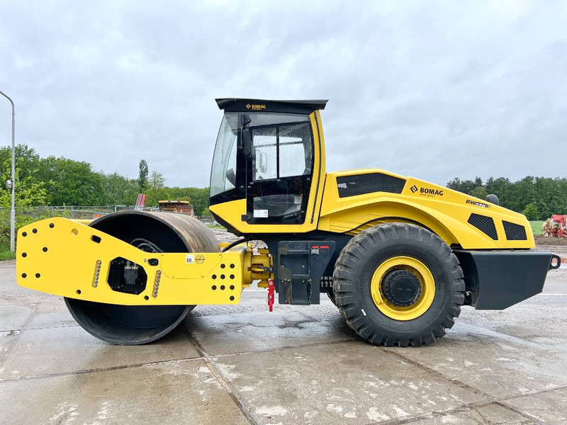 Bomag BW226-5CL - New / Unused - Cilindru compactor: Foto 1 Bomag BW226-5CL - New / Unused - Cilindru compactor: Foto 1
