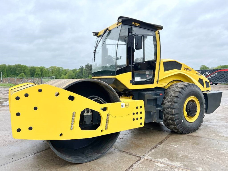 Bomag BW226-5CL - New / Unused - Cilindru compactor: Foto 2 Bomag BW226-5CL - New / Unused - Cilindru compactor: Foto 2