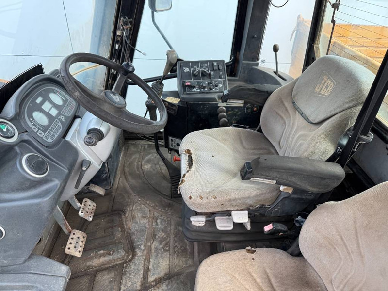 Tractor agricol JCB Fastrac 3200 - Hydr arm / Forks / Open Cargo Bed: Foto 9