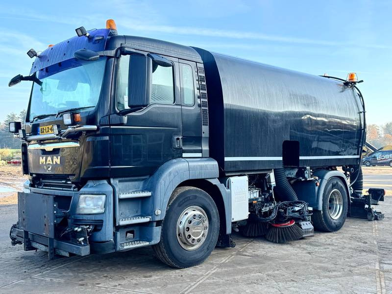 MAN MAN TGS18.320 - Dutch Sweeper Truck / Kehrwagen - Măturătoare stradală: Foto 1 MAN MAN TGS18.320 - Dutch Sweeper Truck / Kehrwagen - Măturătoare stradală: Foto 1