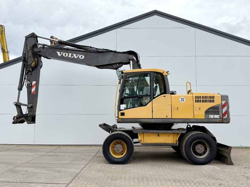 Volvo EW180C - Dutch Machine / Triple Boom - Excavator pe roţi: Foto 1 Volvo EW180C - Dutch Machine / Triple Boom - Excavator pe roţi: Foto 1