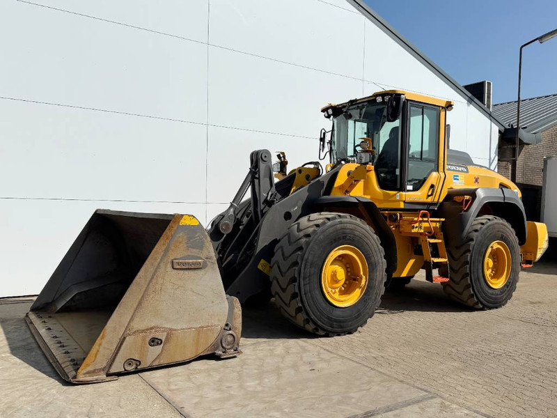 Volvo L110H - German Machine / High-tip Bucket / 3rd Fun - Încărcător frontal pe pneuri: Foto 3 Volvo L110H - German Machine / High-tip Bucket / 3rd Fun - Încărcător frontal pe pneuri: Foto 3