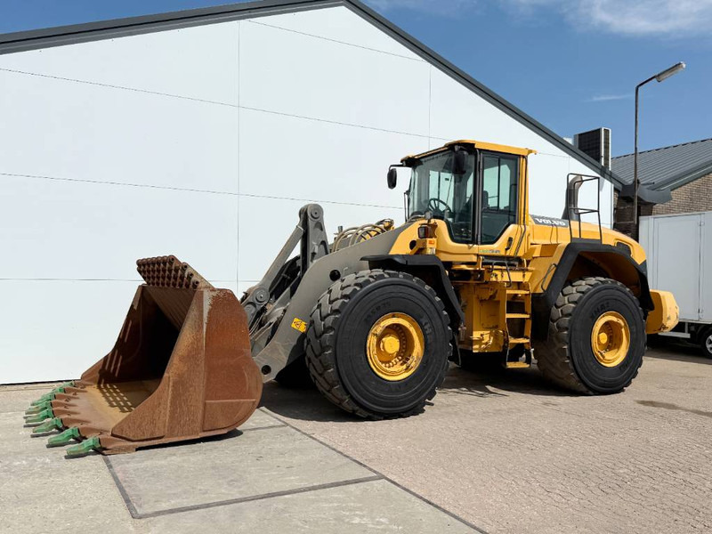 Volvo L220G - German Machine / 3rd Function / Auto Lube - Încărcător frontal pe pneuri: Foto 2 Volvo L220G - German Machine / 3rd Function / Auto Lube - Încărcător frontal pe pneuri: Foto 2