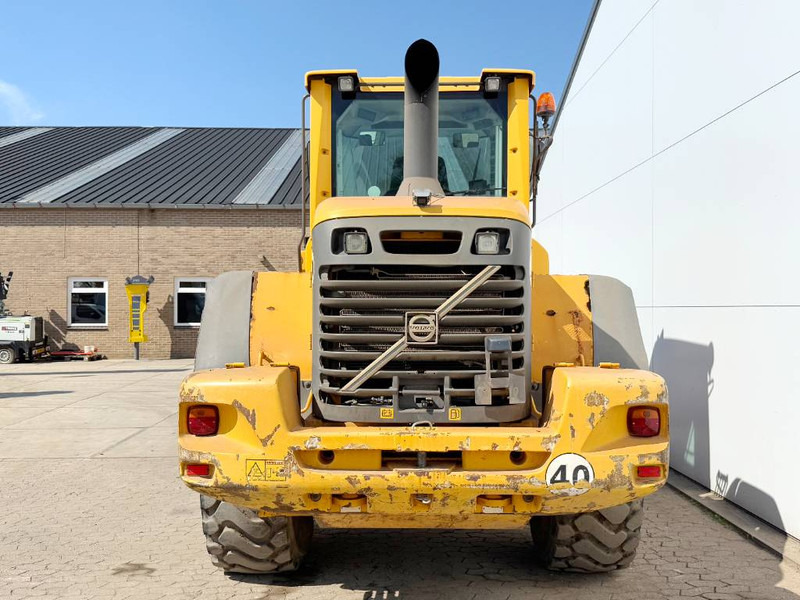 Volvo L90F - German Machine / 3rd Function / Auto Lube - Încărcător frontal pe pneuri: Foto 4 Volvo L90F - German Machine / 3rd Function / Auto Lube - Încărcător frontal pe pneuri: Foto 4