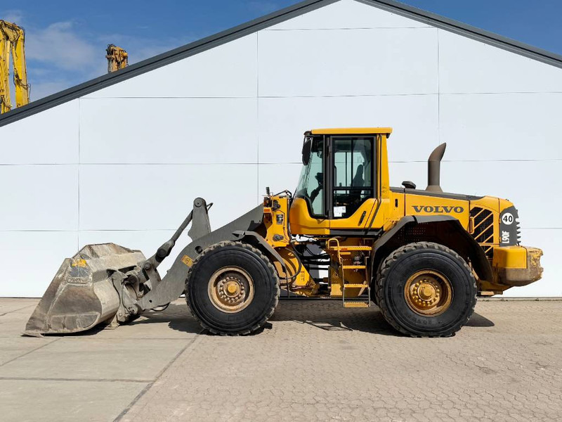 Volvo L90F - German Machine / 3rd Function / Auto Lube - Încărcător frontal pe pneuri: Foto 1 Volvo L90F - German Machine / 3rd Function / Auto Lube - Încărcător frontal pe pneuri: Foto 1