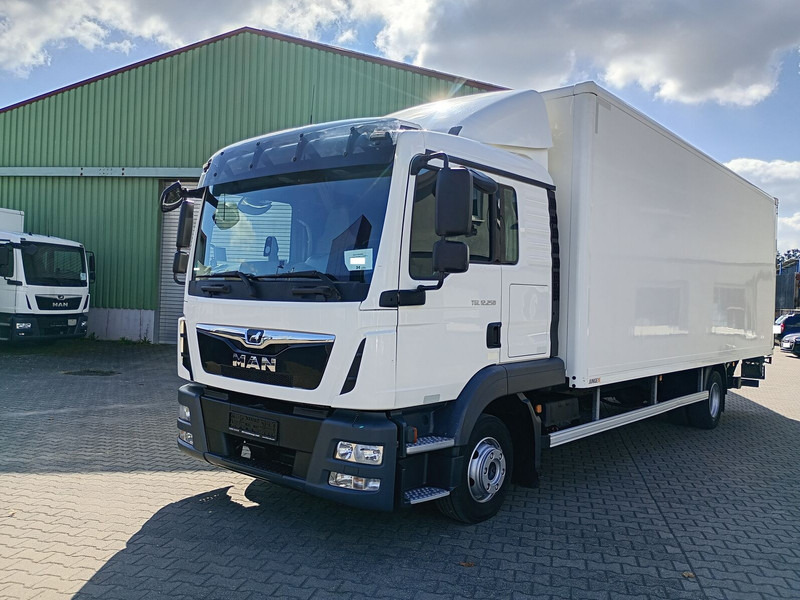 MAN 12.250 Koffer 4X2 Euro6 AHK (34) - Camion furgon: Foto 2 MAN 12.250 Koffer 4X2 Euro6 AHK (34) - Camion furgon: Foto 2