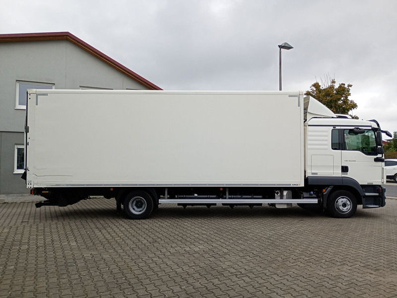 MAN 12.250 Koffer 4X2 Euro6 LBW AHK (35) - Camion furgon: Foto 4 MAN 12.250 Koffer 4X2 Euro6 LBW AHK (35) - Camion furgon: Foto 4