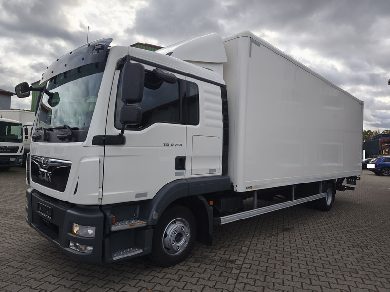MAN TGL 12.250 Koffer 4x2 Euro 6 LBW AHK (41) - Camion furgon: Foto 1 MAN TGL 12.250 Koffer 4x2 Euro 6 LBW AHK (41) - Camion furgon: Foto 1