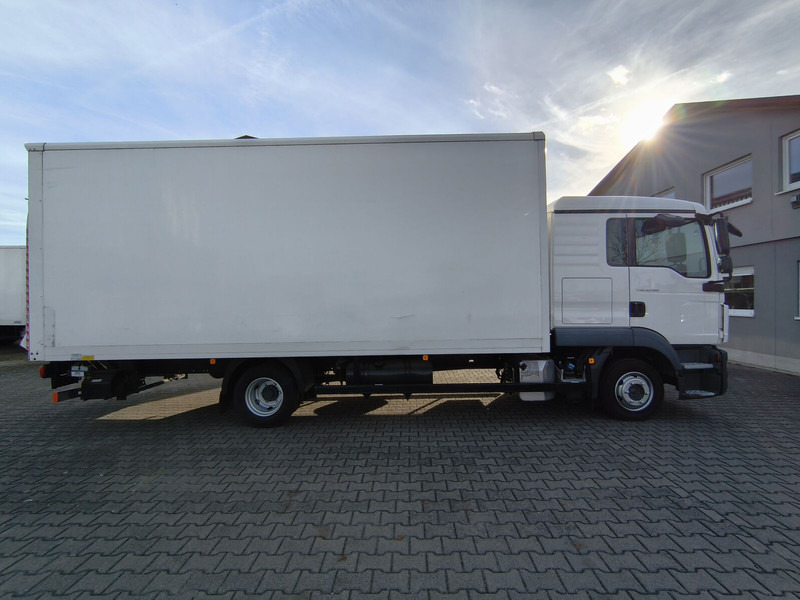 MAN TGL 8.190 Koffer gFH AHK LBW Euro 6 4x2 (11) TÜV NEU - Camion furgon: Foto 4 MAN TGL 8.190 Koffer gFH AHK LBW Euro 6 4x2 (11) TÜV NEU - Camion furgon: Foto 4