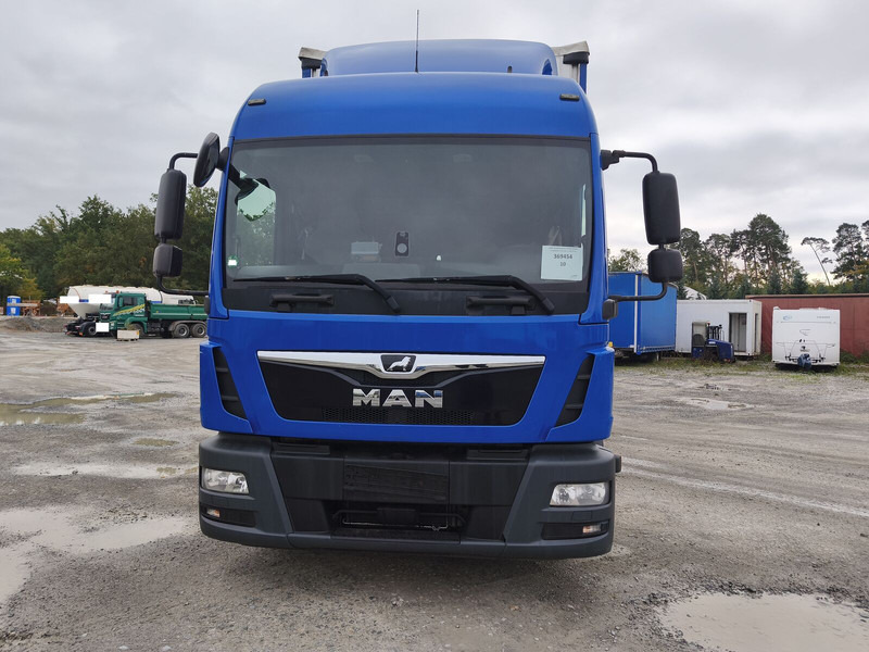 MAN TGL 8.220 Plane Jumbo Gardine Euro6 4x2 (10) - Camion cu prelată: Foto 3 MAN TGL 8.220 Plane Jumbo Gardine Euro6 4x2 (10) - Camion cu prelată: Foto 3