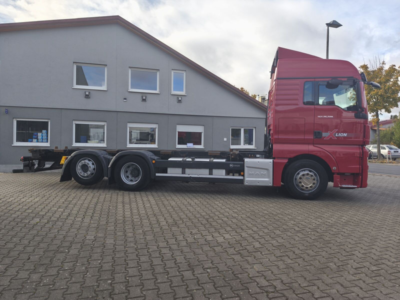 MAN TGX 26.500 BDF 6x2 Euro 6 Standard Lift+Lenk (29) - Camion şasiu: Foto 4 MAN TGX 26.500 BDF 6x2 Euro 6 Standard Lift+Lenk (29) - Camion şasiu: Foto 4