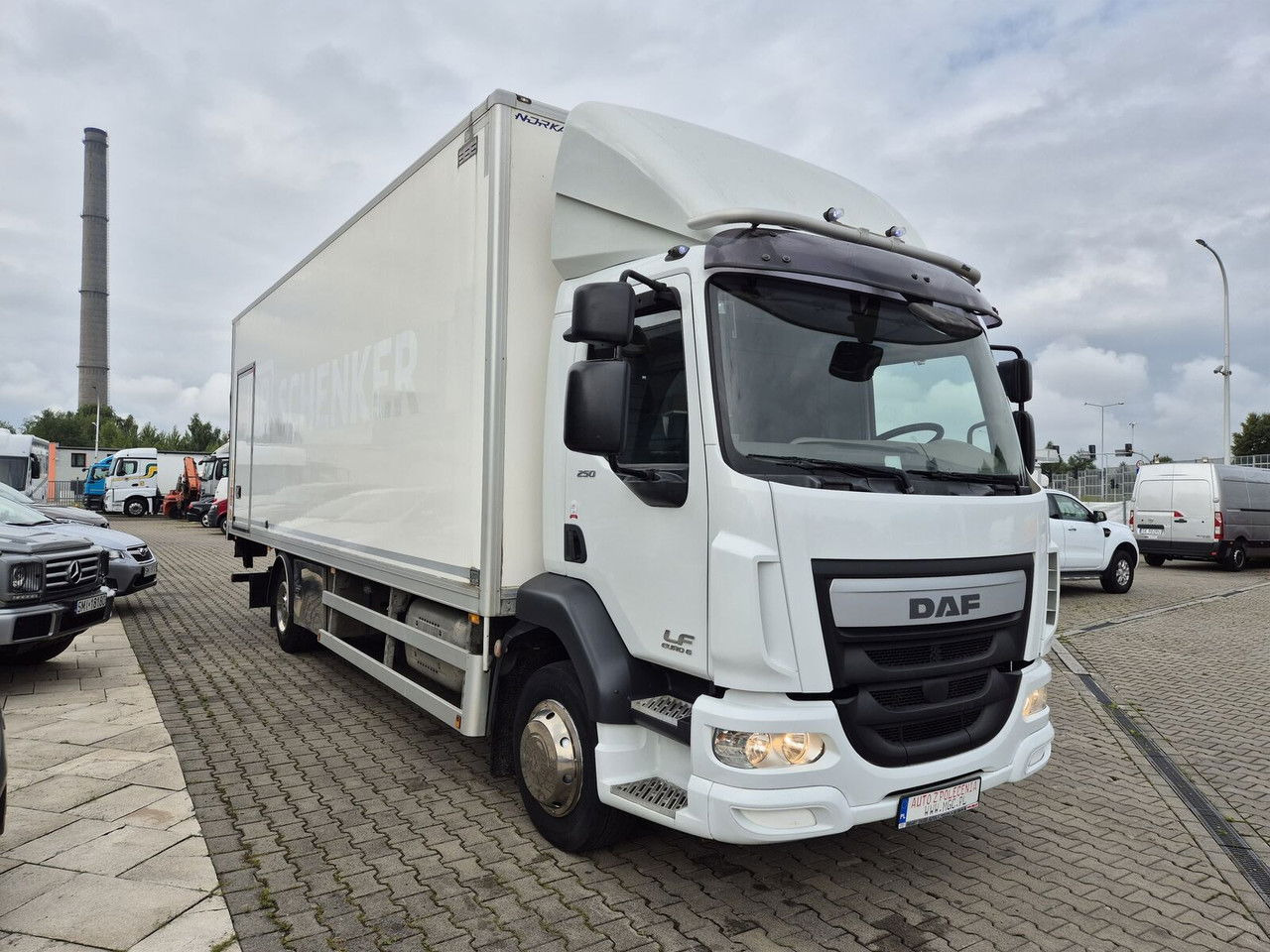 DAF LF 250 FA / 3 Seats / Works Great - Camion furgon: Foto 4 DAF LF 250 FA / 3 Seats / Works Great - Camion furgon: Foto 4