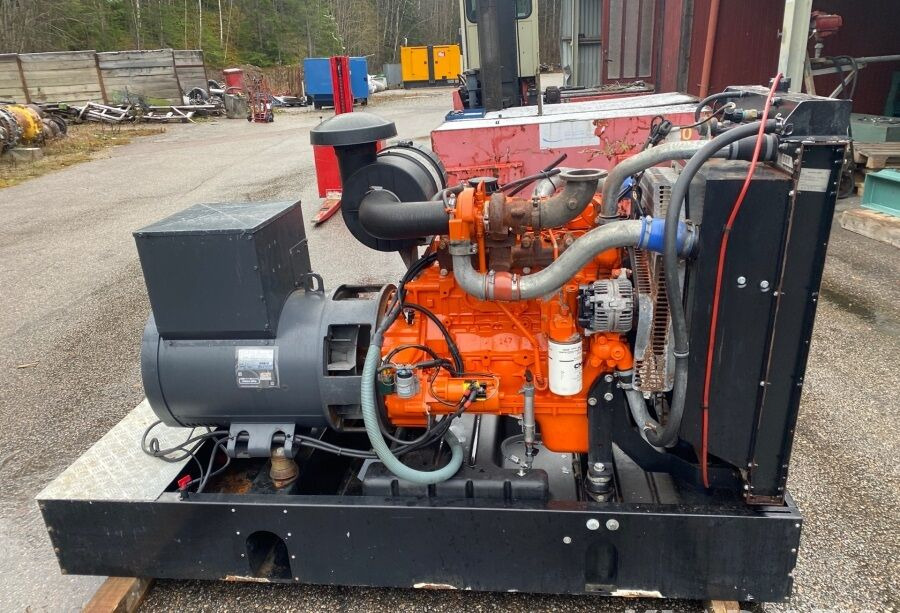 Diversen ECP34 2S4 - Iveco Engine,126kVA,New oils, filters, Mecc Alte ECP34 2S4 - Iveco Engine,126kVA,New oils, filters, Like New - Generator electric: Foto 3 Diversen ECP34 2S4 - Iveco Engine,126kVA,New oils, filters, Mecc Alte ECP34 2S4 - Iveco Engine,126kVA,New oils, filters, Like New - Generator electric: Foto 3