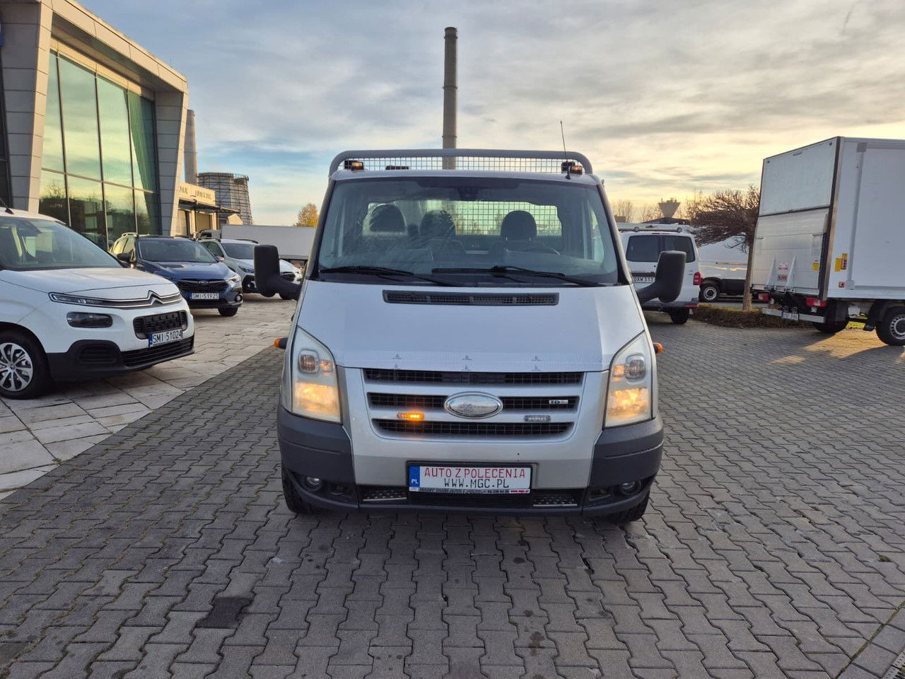 Ford Transit 350 2.4 TDCi / Very Strong Hiab / 1 Owner / Serviced - Autoutilitară cu platformă: Foto 3 Ford Transit 350 2.4 TDCi / Very Strong Hiab / 1 Owner / Serviced - Autoutilitară cu platformă: Foto 3