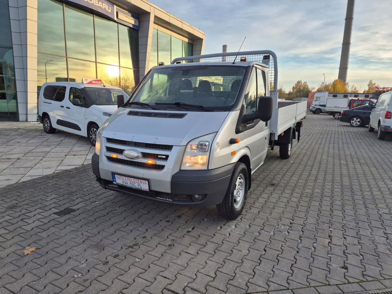 Ford Transit 350 2.4 TDCi / Very Strong Hiab / 1 Owner / Serviced - Autoutilitară cu platformă: Foto 2 Ford Transit 350 2.4 TDCi / Very Strong Hiab / 1 Owner / Serviced - Autoutilitară cu platformă: Foto 2