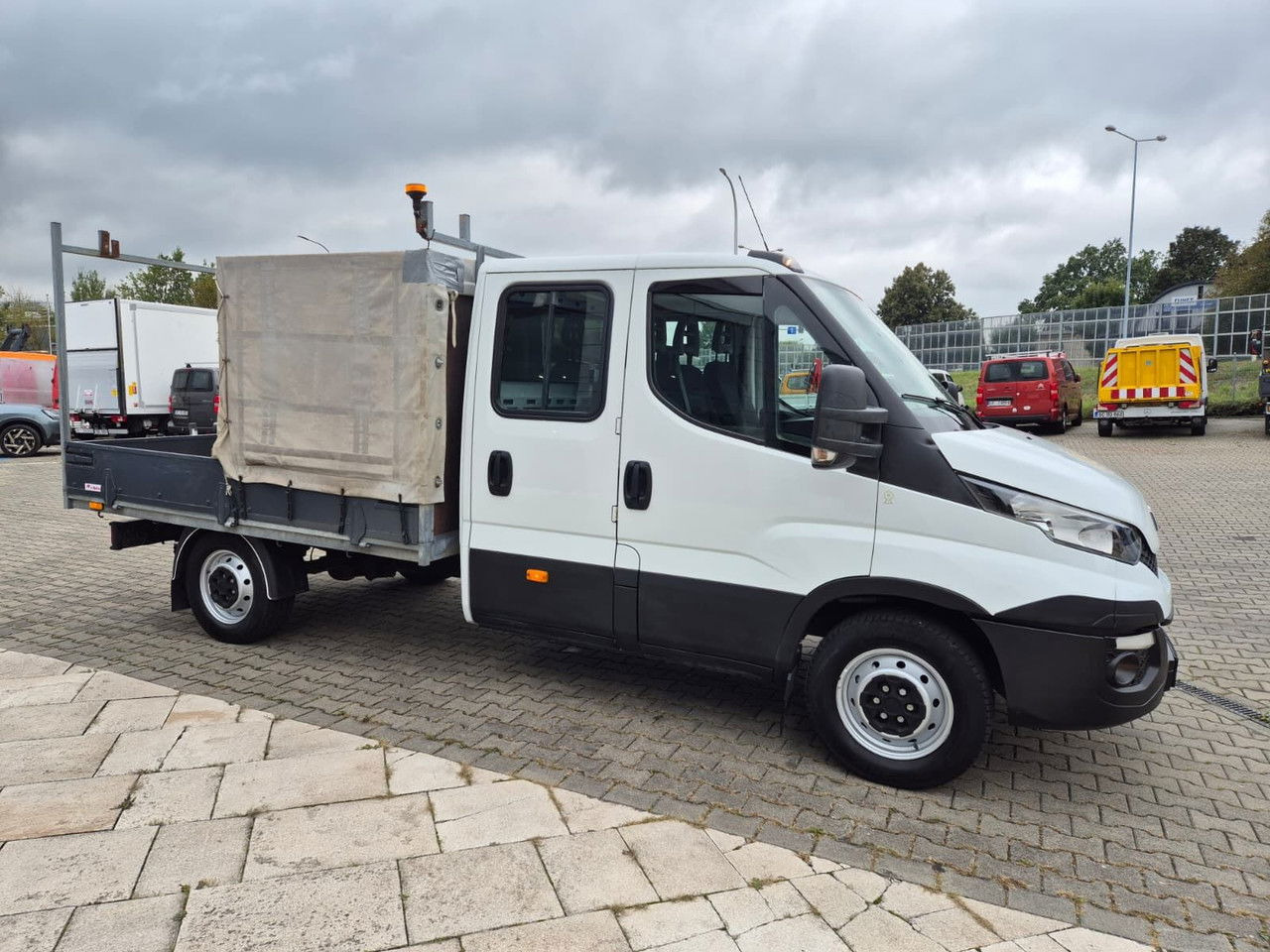 Iveco Daily 35 35S15 / Doka / 1 Owner / LOW KM / 7 Seats - Autoutilitară cu platformă: Foto 5 Iveco Daily 35 35S15 / Doka / 1 Owner / LOW KM / 7 Seats - Autoutilitară cu platformă: Foto 5
