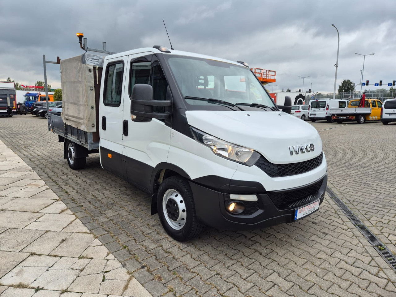 Iveco Daily 35 35S15 / Doka / 1 Owner / LOW KM / 7 Seats - Autoutilitară cu platformă: Foto 4 Iveco Daily 35 35S15 / Doka / 1 Owner / LOW KM / 7 Seats - Autoutilitară cu platformă: Foto 4